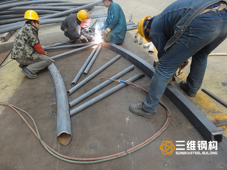 emc易倍钢结构工程立装法